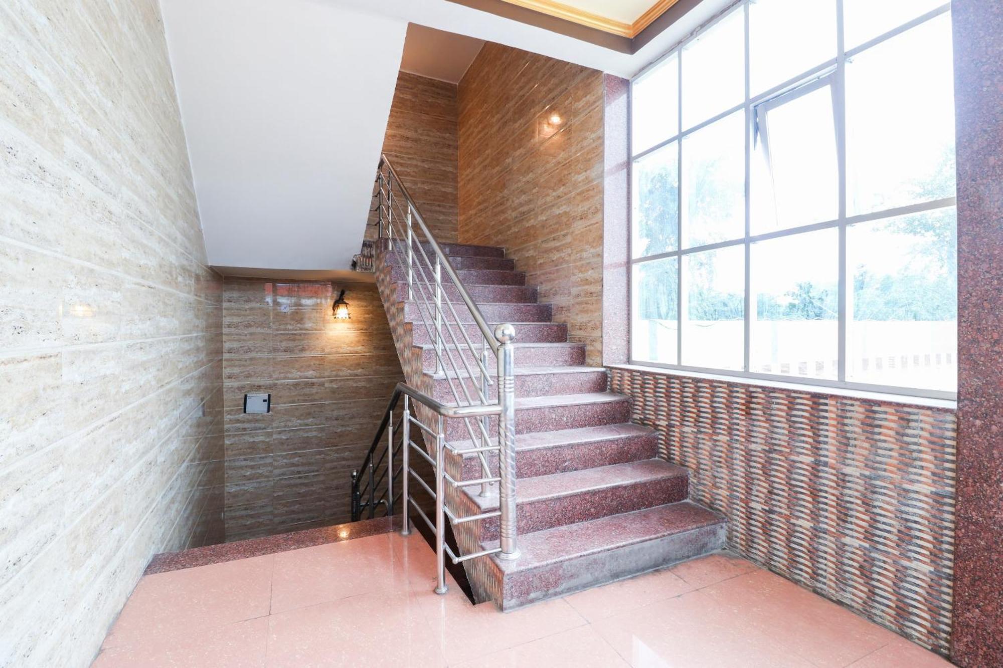 Oyo Hotel Rajendra Khalilabad Zewnętrze zdjęcie